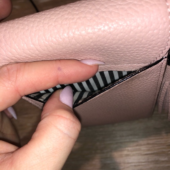 ‼️SOLD‼️Kate Spade Mini Pebble Leather Crossbody - Picture 5 of 7